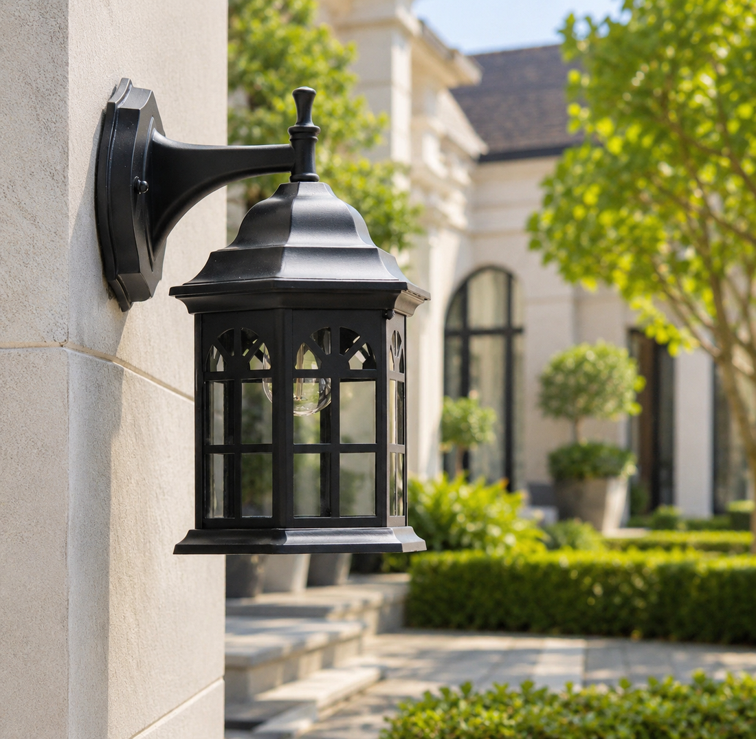 Retro Outdoor Wall Sconce – E27 IP54 Aluminum & Glass