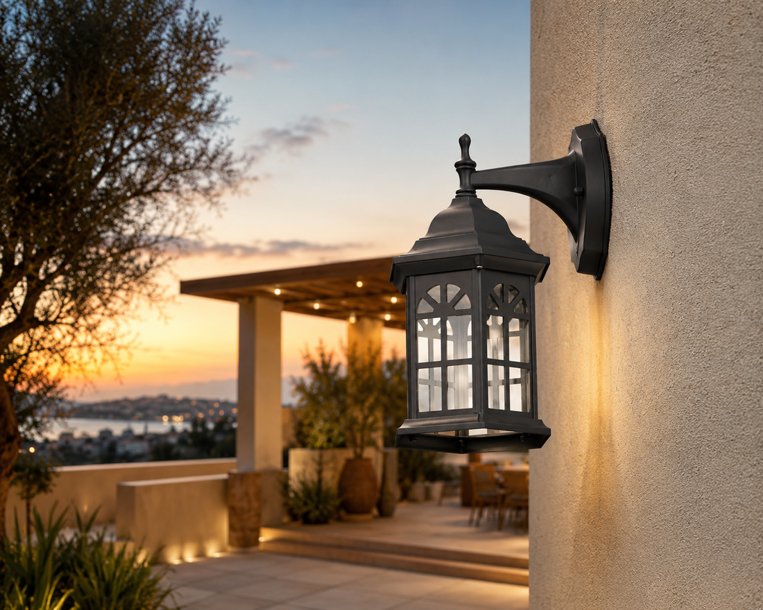 Retro Outdoor Wall Sconce – E27 IP54 Aluminum & Glass