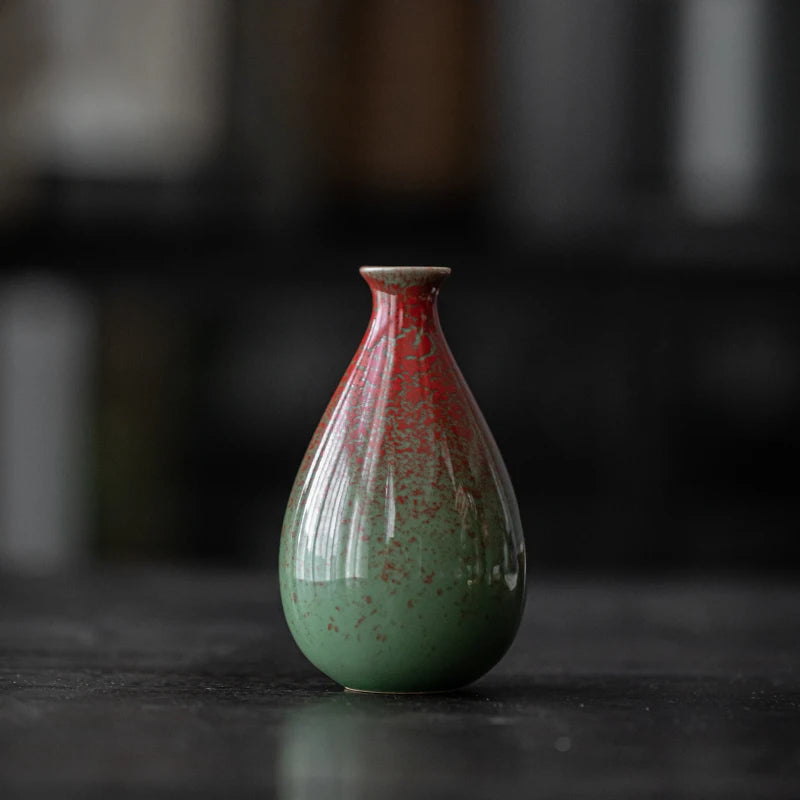 Small Ceramic Vase for Dried Flowers – Classic Tabletop Décor